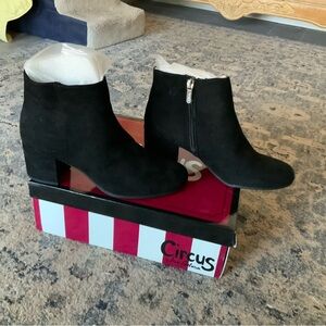 Circus by Sam Edelman blk suede half boots 7 1/2